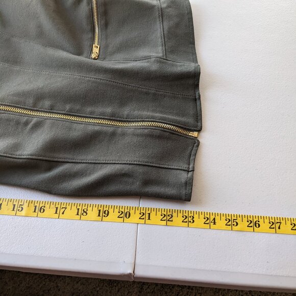 Andrew Marc khaki green jacket with gold accents, fitted, stretchy, flattering - Picture 9 of 10